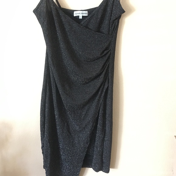 🥀 Shimmery Black Slit Dress 🥀 - Picture 7 of 11